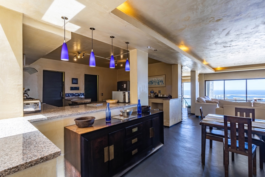 8 Bedroom Property for Sale in Pringle Bay Western Cape